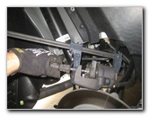 Chrysler-300-Rear-Disc-Brake-Pads-Replacement-Guide-025