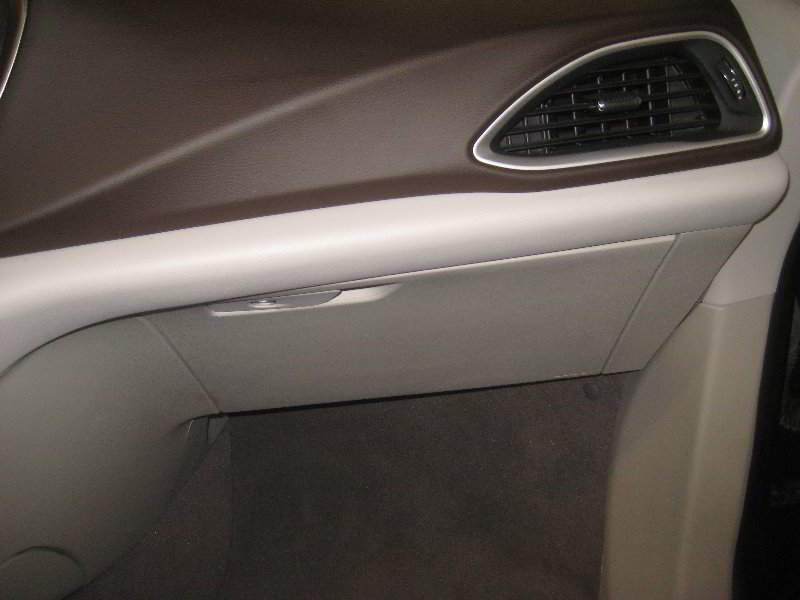 Chrysler-Pacifica-Minivan-Cabin-Air-Filter-Replacement-Guide-001