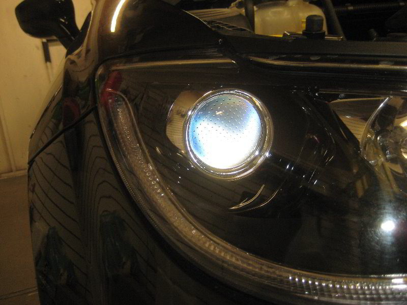 Chrysler-Pacifica-Minivan-Headlight-Bulbs-Replacement-Guide-002
