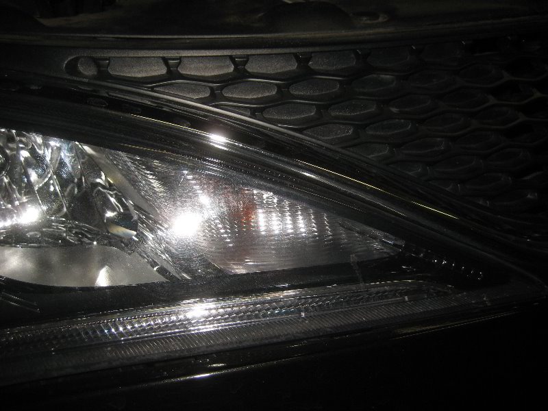 Chrysler-Pacifica-Minivan-Headlight-Bulbs-Replacement-Guide-032