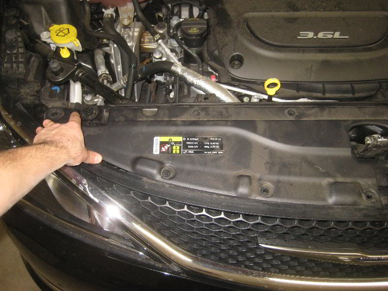 Chrysler-Pacifica-Minivan-Headlight-Bulbs-Replacement-Guide-052