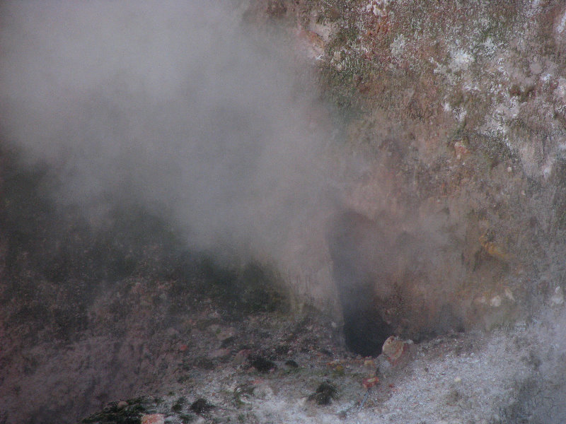 Craters-of-the-Moon-Geothermal-Walk-Taupo-New-Zealand-055