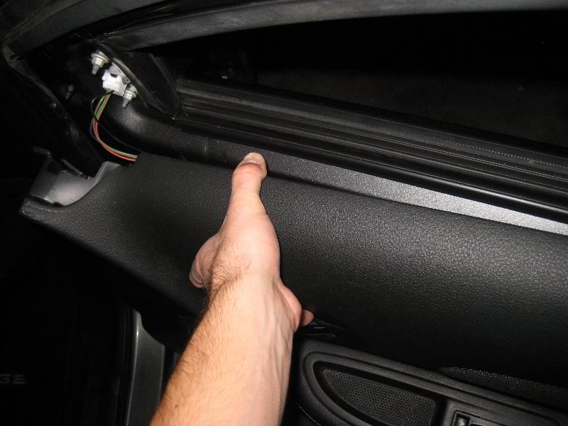Dodge-Avenger-Interior-Door-Panel-Removal-Guide-019