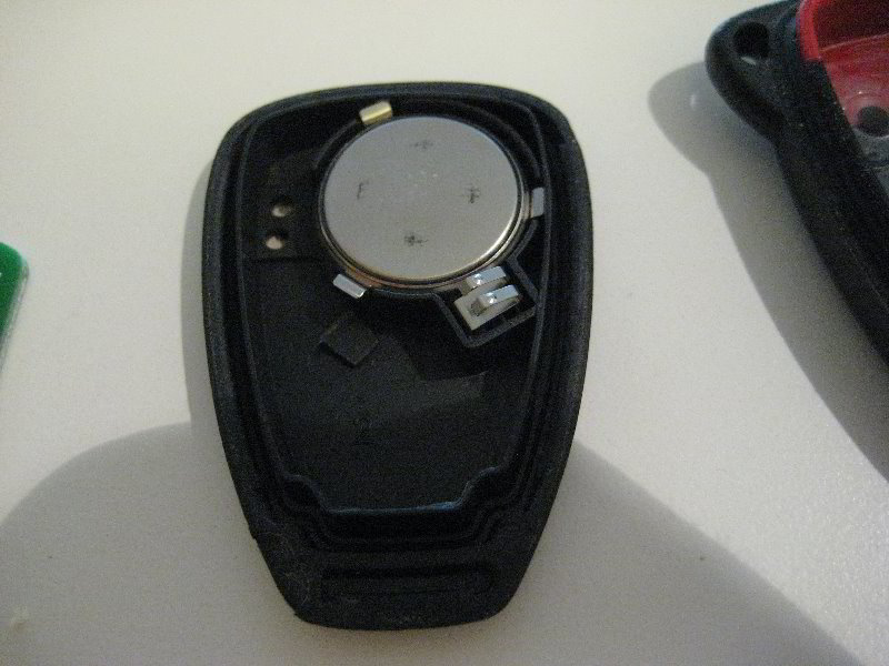 Dodge-Avenger-Key-Fob-Battery-Replacement-Guide-010