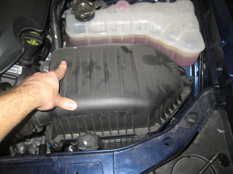 Dodge-Challenger-Engine-Air-Filter-Replacement-Guide-012