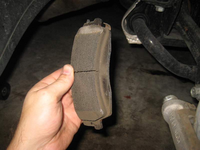 Dodge-Challenger-Front-Disc-Brake-Pads-Replacement-Guide-018