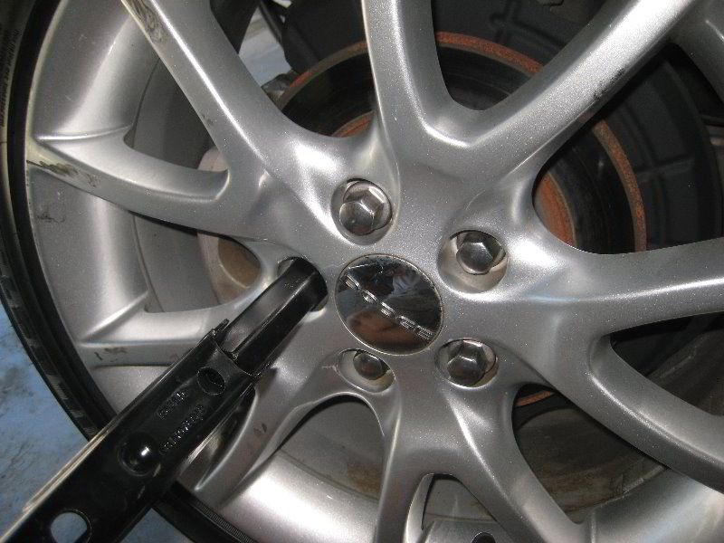 Dodge-Dart-Rear-Disc-Brake-Pads-Replacement-Guide-041