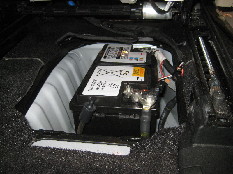 Dodge-Durango-12V-Automotive-Battery-Replacement-Guide-007