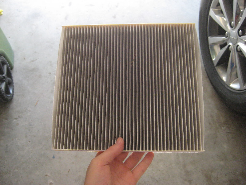 Dodge-Durango-Cabin-Air-Filter-Replacement-Guide-017