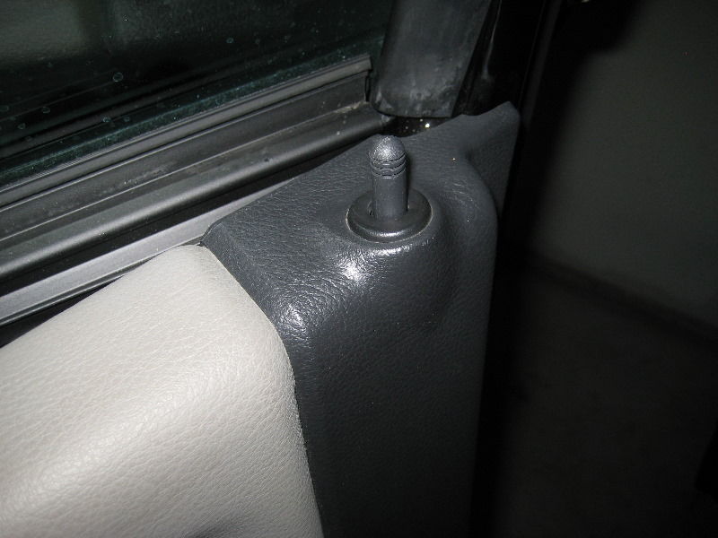 Dodge-Ram-1500-Interior-Front-Door-Panel-Removal-Guide-035
