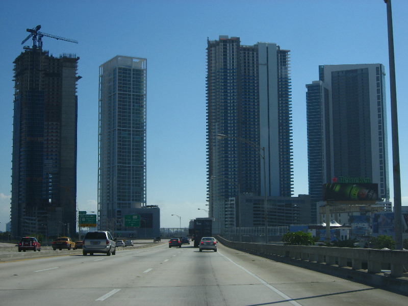 Downtown-Miami-Skyscrapers-I95-Highway-015
