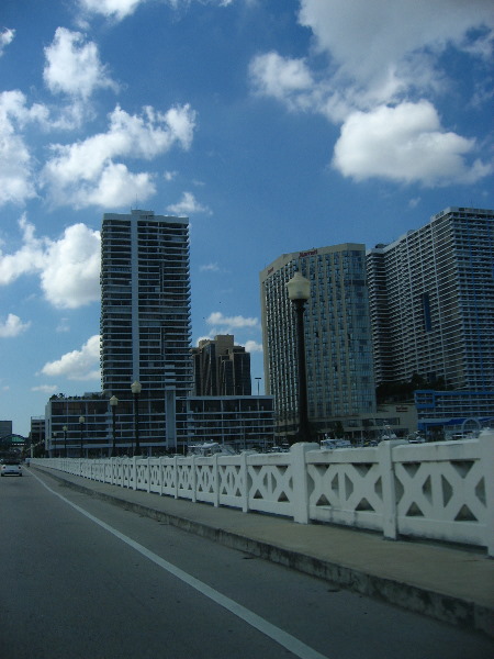 Downtown-Miami-Skyscrapers-I95-Highway-020