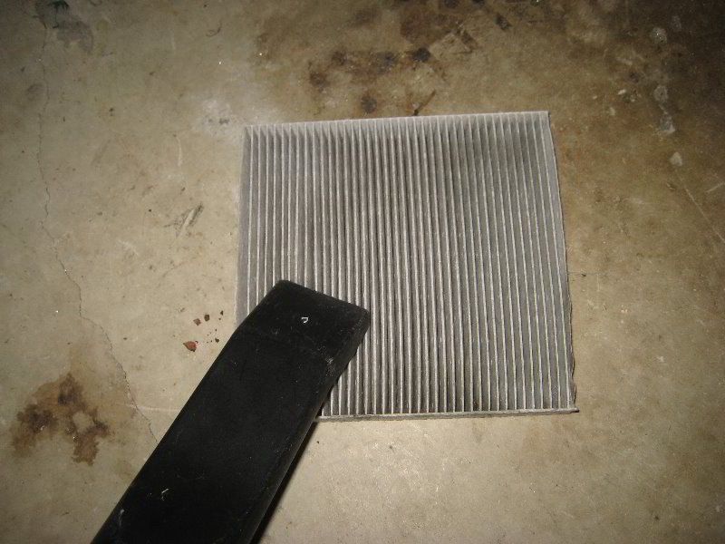 Fiat-500-HVAC-Cabin-Air-Filter-Replacement-Guide-027