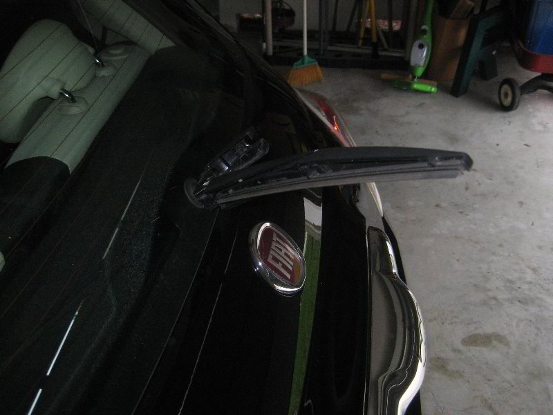 thumbnail image 2 of Rear Wiper Blade For Fiat 500 (2015-2025) – 11 Inch Flat Blade, J-Hook Arm 2 of 5