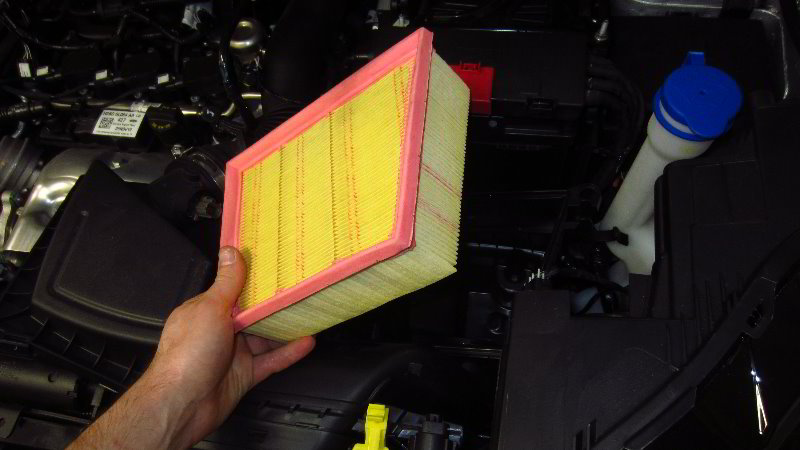 Ford-EcoSport-Engine-Air-Filter-Replacement-Guide-015
