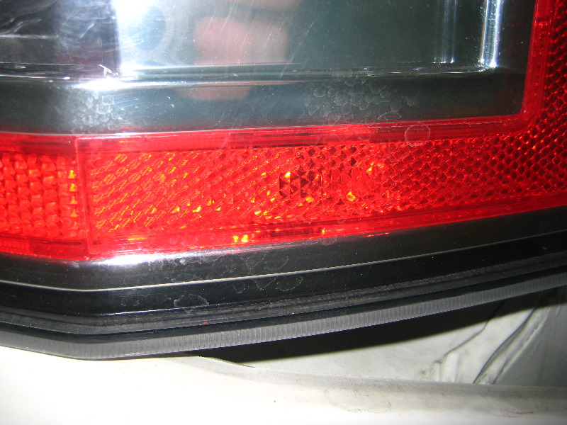 Ford-Edge-Tail-Light-Bulbs-Replacement-Guide-021