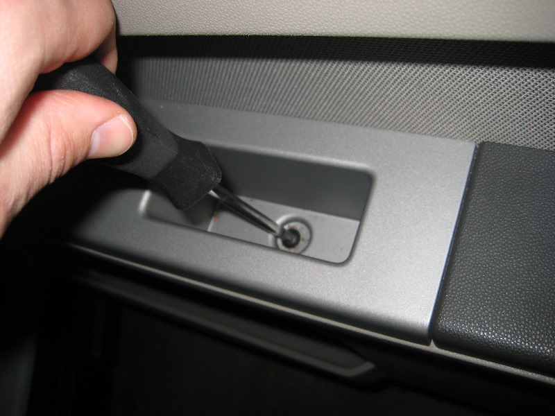Ford-Escape-Interior-Door-Panel-Removal-Guide-006