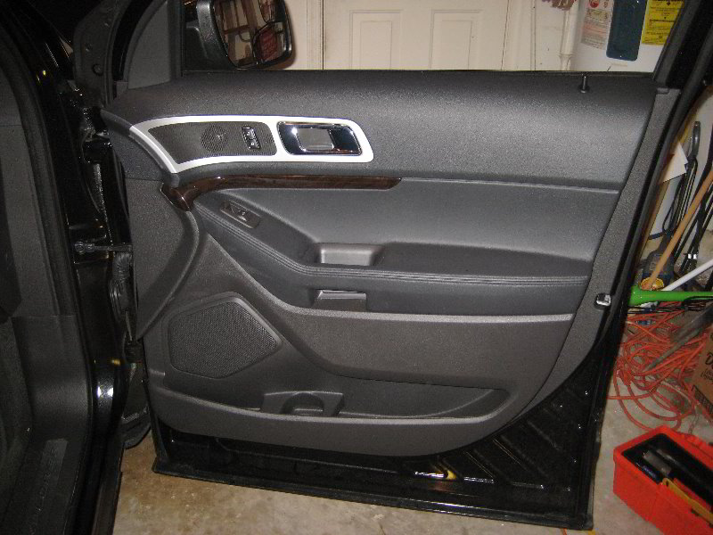 Ford-Explorer-Interior-Door-Panel-Removal-Guide-001