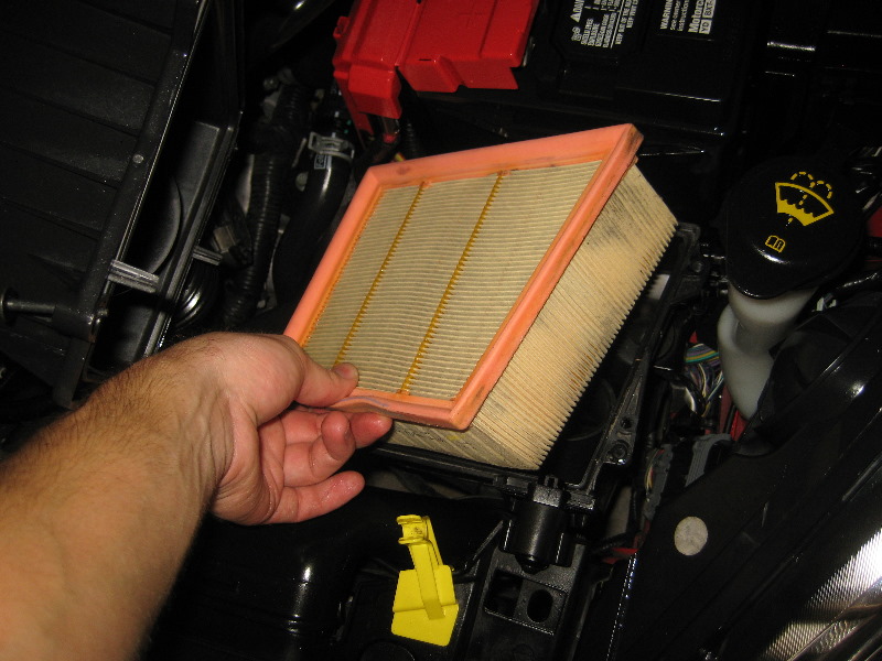 Ford-Fiesta-Duratec-Engine-Air-Filter-Replacement-Guide-008