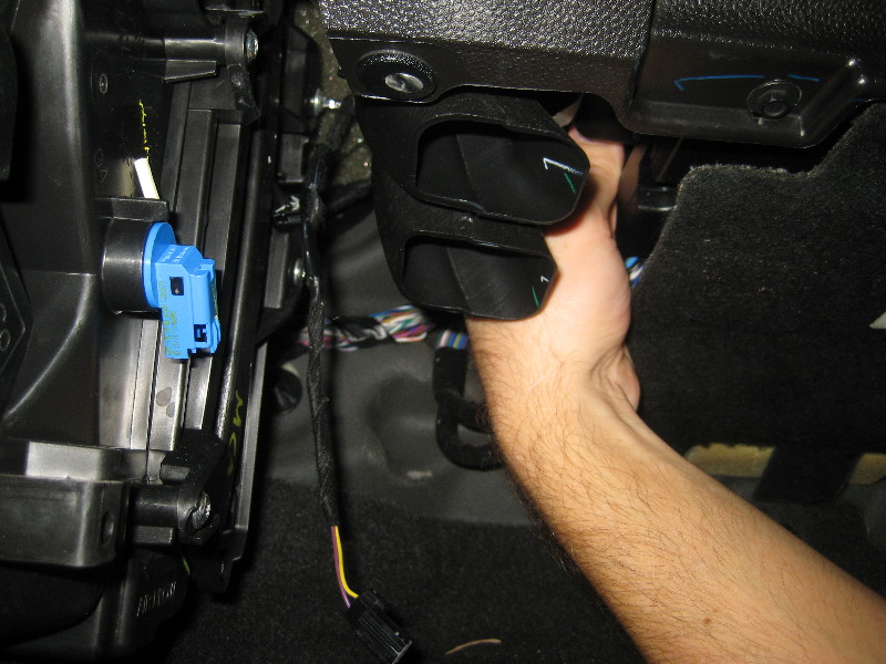 Ford-Fiesta-HVAC-Cabin-Air-Filter-Replacement-Guide-014