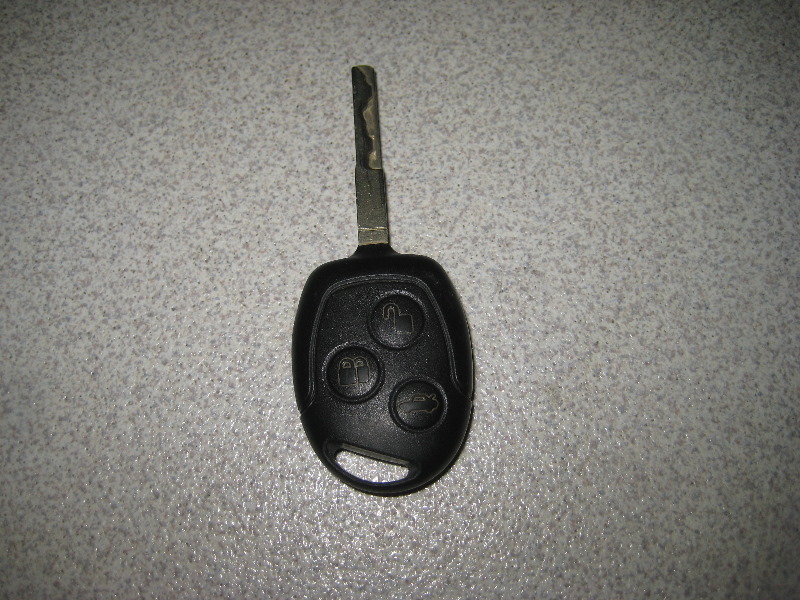 Ford-Fiesta-Key-Fob-Battery-Replacement-Guide-001