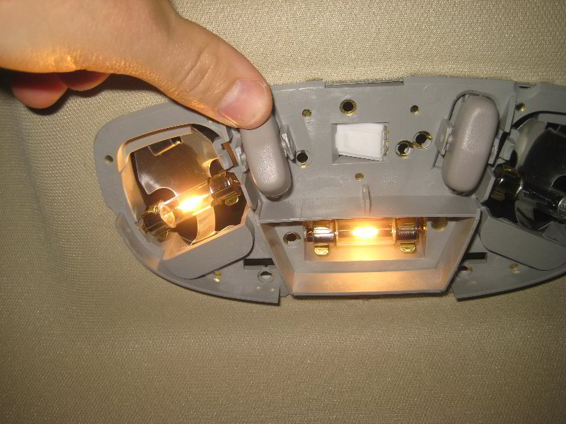 Ford-Flex-Cargo-Area-Light-Bulbs-Replacement-Guide-010