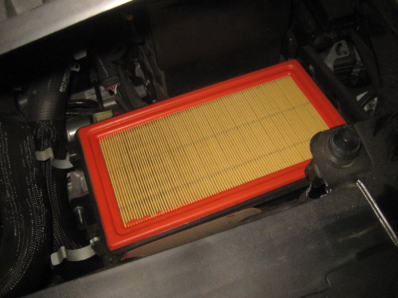 Ford-Flex-Engine-Air-Filter-Replacement-Guide-007