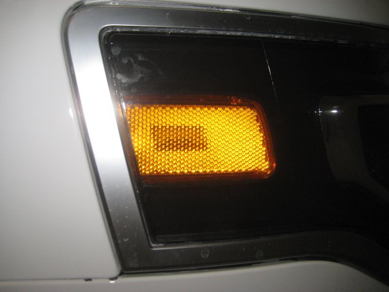 Ford-Flex-Headlight-Bulbs-Replacement-Guide-045