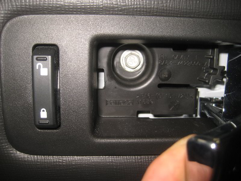 Ford-Flex-Interior-Door-Panel-Removal-Guide-005