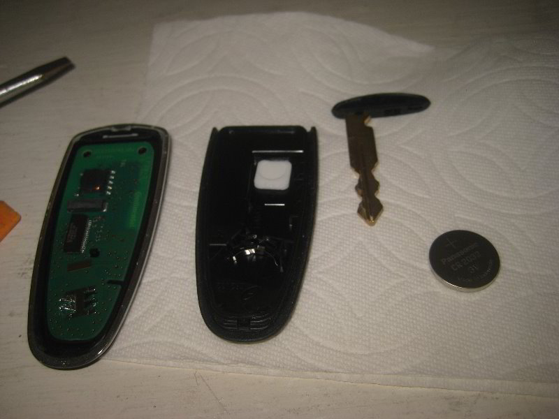 Ford-Flex-Key-Fob-Battery-Replacement-Guide-011