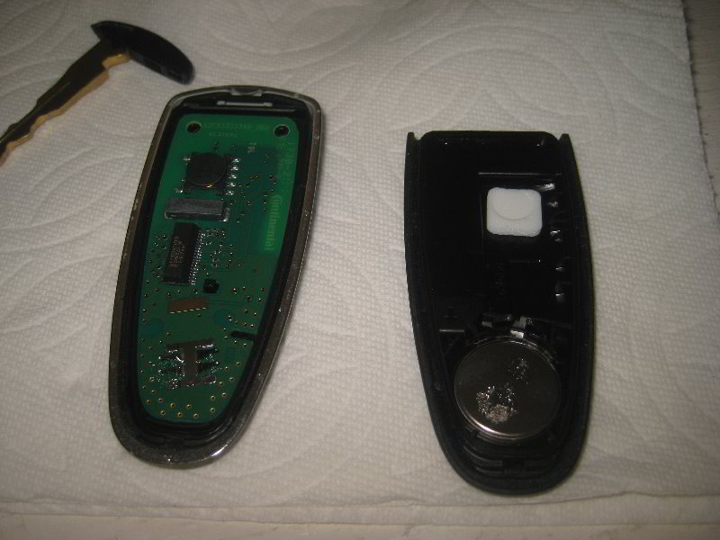 Ford-Flex-Key-Fob-Battery-Replacement-Guide-015