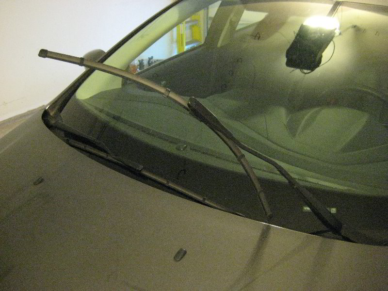 Changing windshield wiper blades ford focus #7