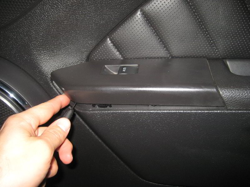 Ford-Mustang-Interior-Door-Panel-Removal-Guide-006