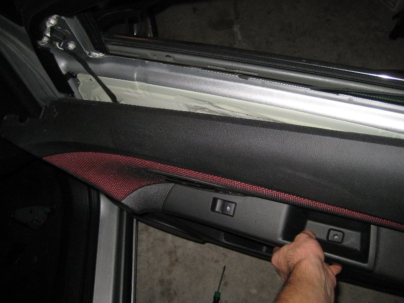 GM-Chevrolet-Cruze-Interior-Door-Panel-Removal-Guide-012