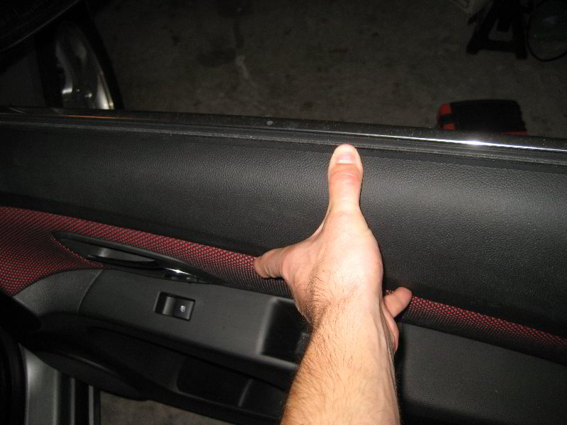 GM-Chevrolet-Cruze-Interior-Door-Panel-Removal-Guide-032