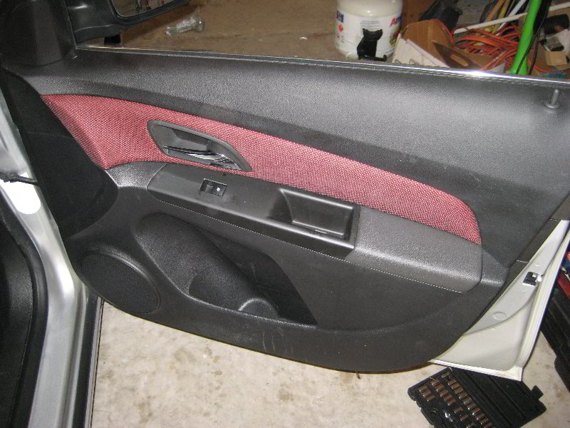GM-Chevrolet-Cruze-Interior-Door-Panel-Removal-Guide-039