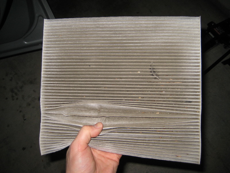 GM-Chevrolet-Equinox-Cabin-Air-Filter-Replacement-Guide-012