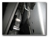 GM-Chevrolet-Equinox-Interior-Door-Panel-Removal-Guide-013
