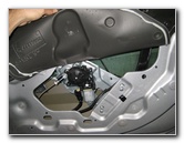 GM-Chevrolet-Equinox-Interior-Door-Panel-Removal-Guide-029