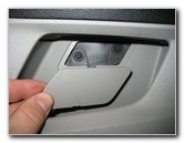 GM-Chevrolet-Equinox-Interior-Door-Panel-Removal-Guide-040