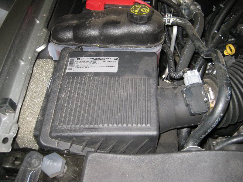 Chevrolet-Silverado-Vortec-4800-V8-Engine-Air-Filter-Replacement-Guide-021