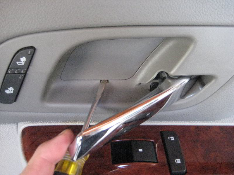 GM-Chevrolet-Tahoe-Interior-Door-Panel-Removal-Guide-003