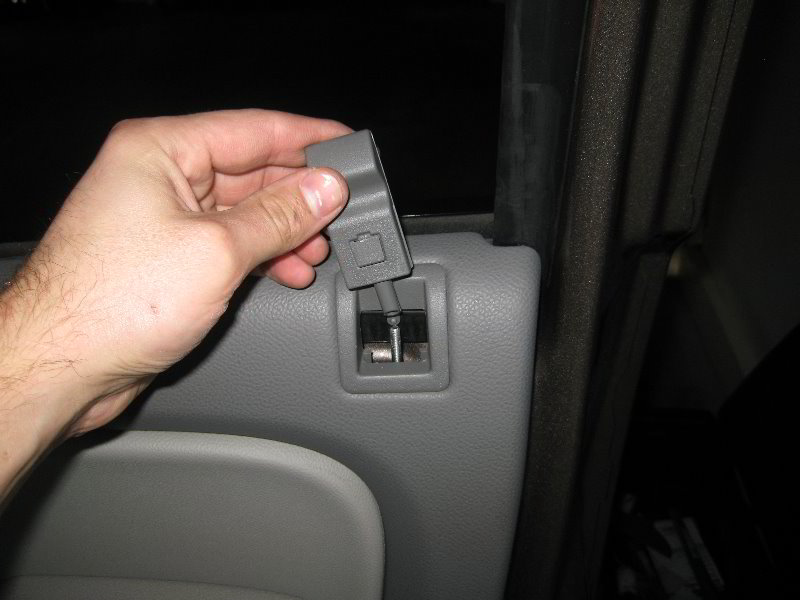 GM-Chevrolet-Tahoe-Interior-Door-Panel-Removal-Guide-047