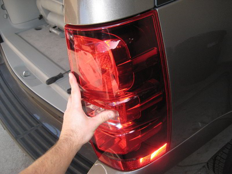 GM-Chevrolet-Tahoe-Tail-Light-Bulbs-Replacement-Guide-027