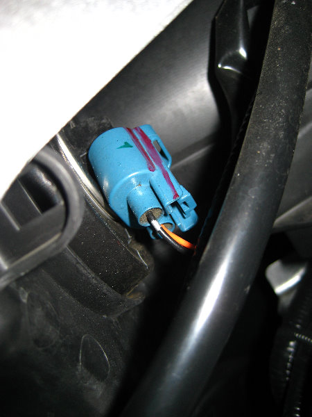 Honda-Accord-Headlight-Bulbs-Replacement-Guide-037
