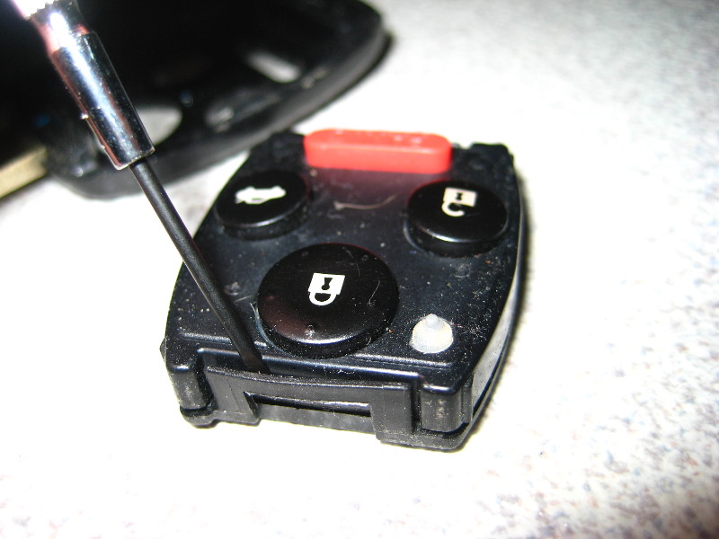 Honda-Accord-Key-Fob-Remote-Battery-Replacement-Guide-009