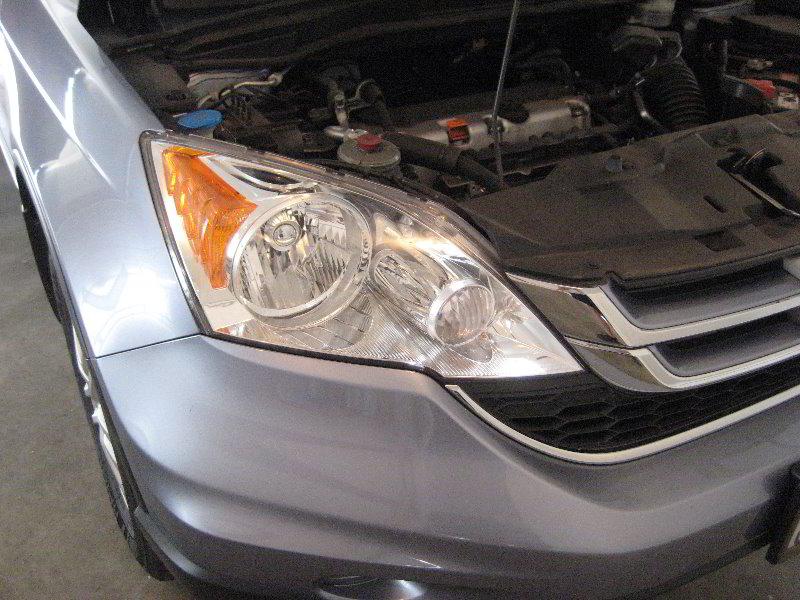 Honda-CR-V-Headlight-Bulbs-Replacement-Guide-001