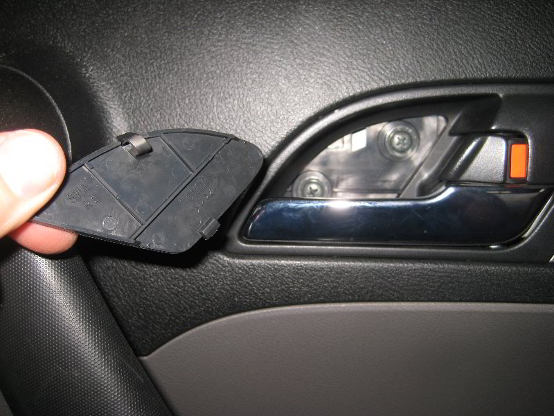 Honda-CR-V-Interior-Door-Panel-Removal-Guide-004