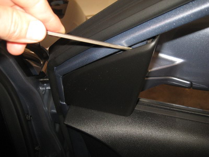 Honda-CR-V-Interior-Door-Panel-Removal-Guide-011
