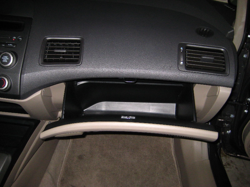 Honda-Civic-AC-Cabin-Air-Filter-Replacement-Guide-002